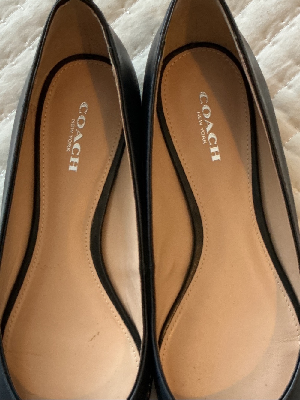 Coach Classic Navy 7 Viviana BeadChain Skinner Flats - Picture 2 of 10